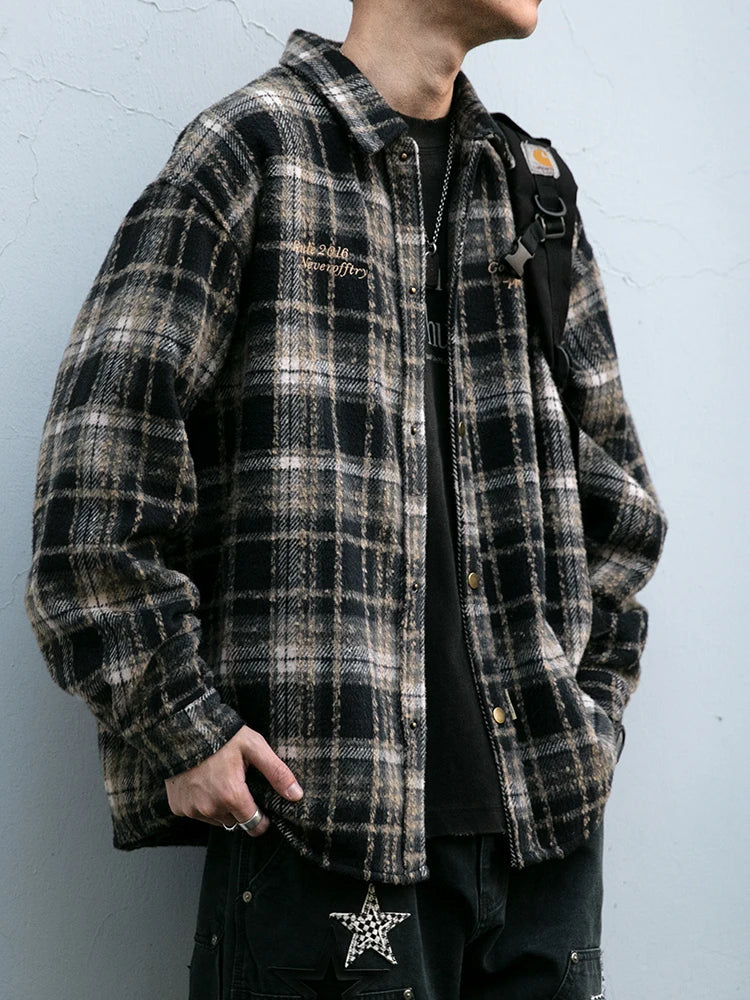 Chemise décontractée brodée en laine à carreaux