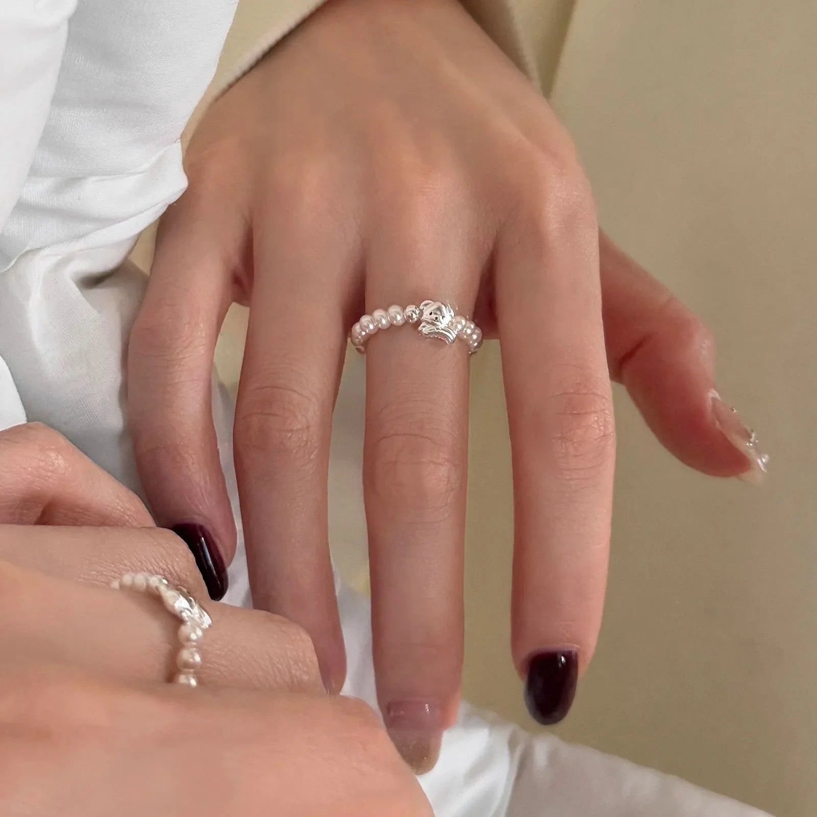 Eleganter Hunde-Ring aus Sterlingsilber mit Perle