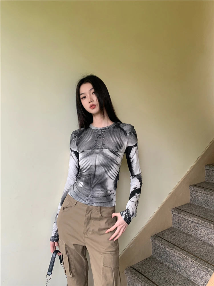 Y2K Cyber ​​Armor Grafik-T-Shirt