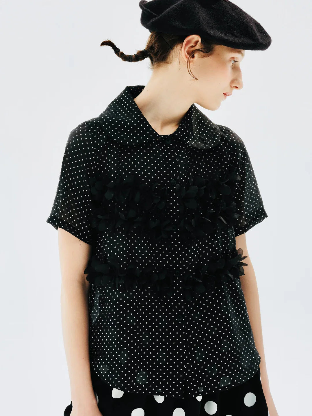 Schwarzes Kurzarmhemd mit Polka-Dots für Damen