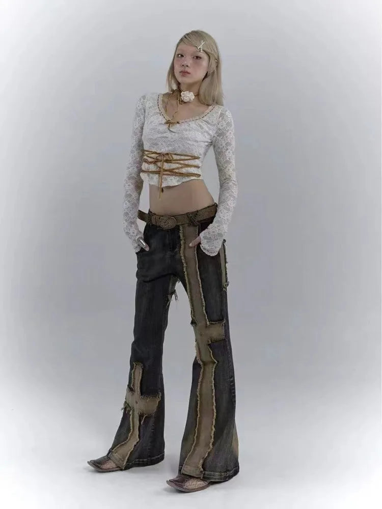 Gothic-Patchwork-Jeans mit Kreuzdesign und hohem Bund