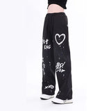 Weite Jogginghose im Graffiti-Stil