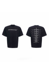 Baumwoll-T-Shirt mit Nietenbesatz und besticktem Rückenmotiv