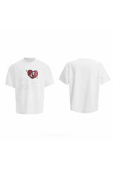 Handgenähtes T-Shirt mit Perlenherz