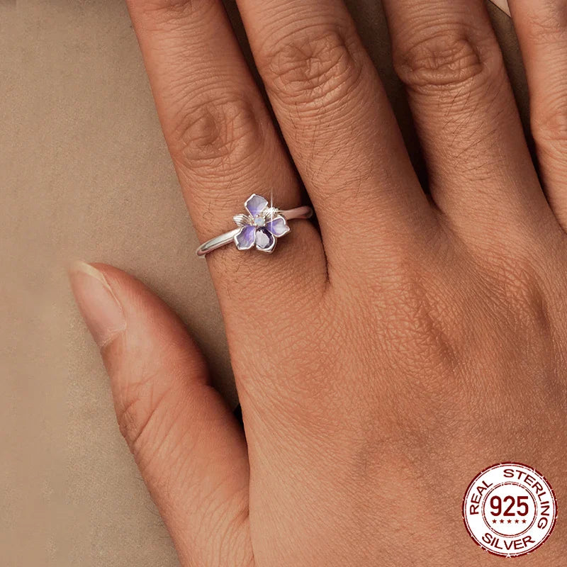 Exquisiter Zirkonia-Ring mit Irisblüte aus Gold