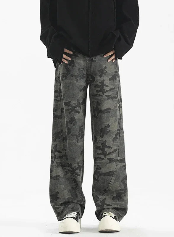 Vielseitige Baggy-Jeans im Camouflage-Look von bekannten Marken