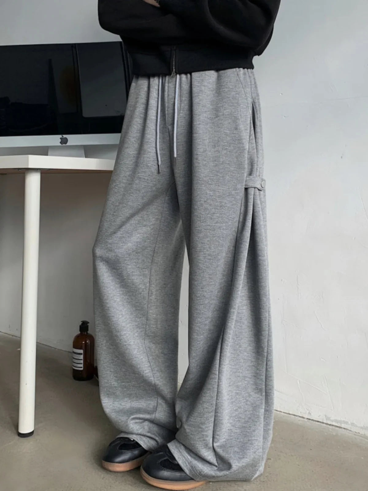 Weit geschnittene, schwere Jogginghose