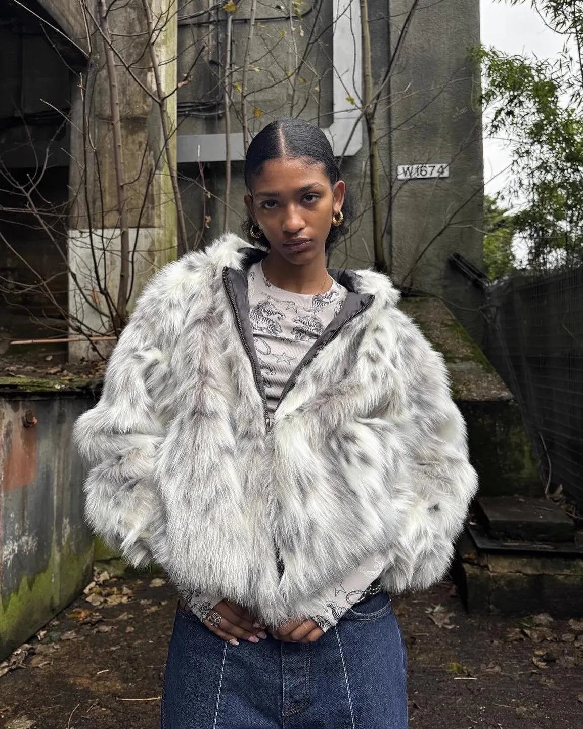 Veste blanche de luxe épaisse et chaude en fausse fourrure