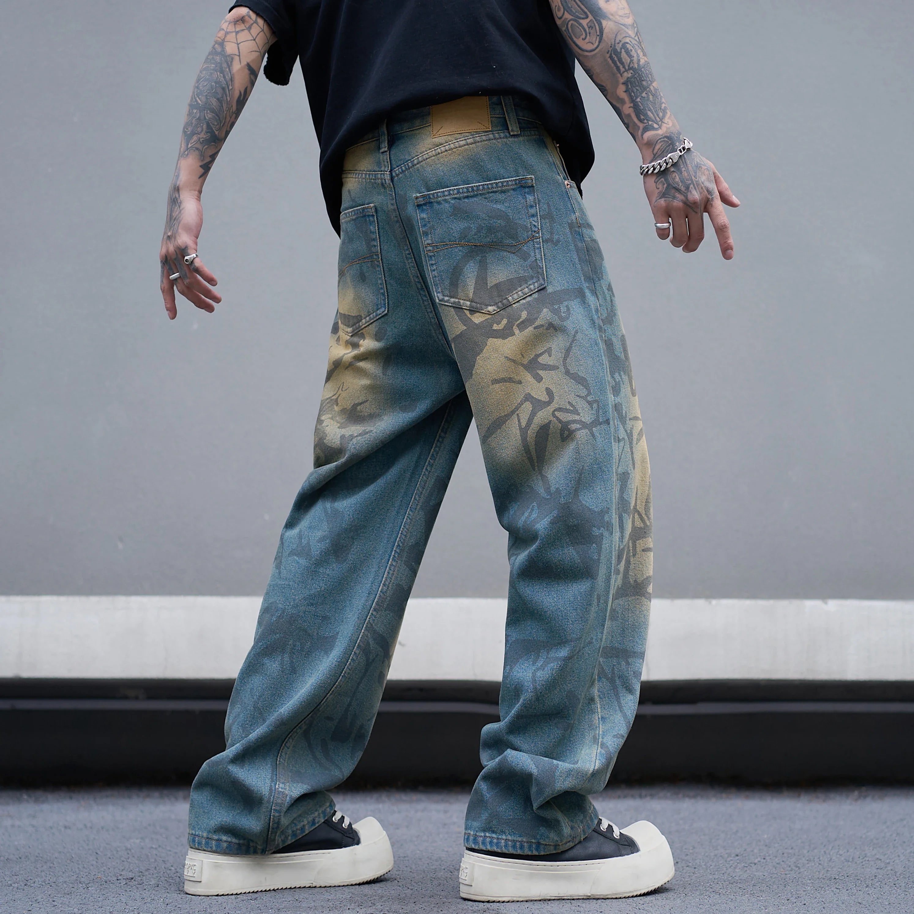 Stylish Rock N Roll Loose Fitting Washed Jeans