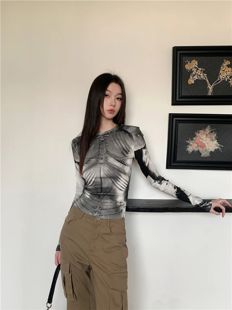 Y2K Cyber ​​Armor Grafik-T-Shirt