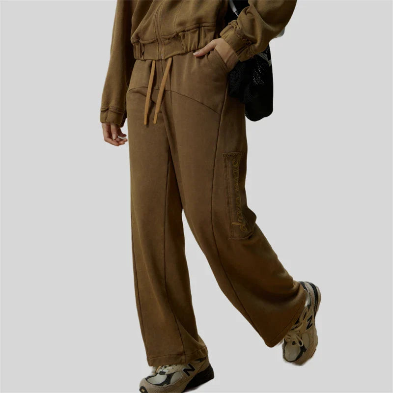 Vintage-Sweatpants im Y2K-Stil