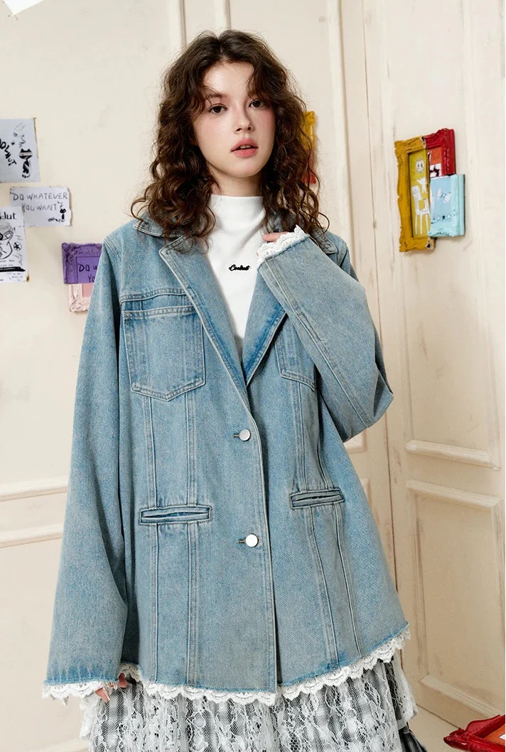 Oversize-Jeansjacke im klassischen Stil mit Spitzenbesatz