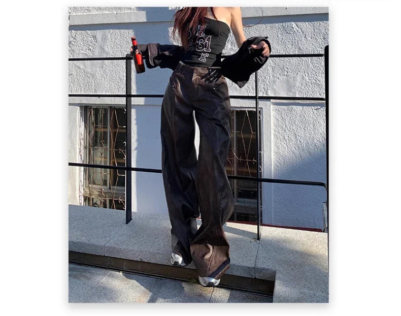 Weite Hose aus braunem PU-Leder im Used-Look