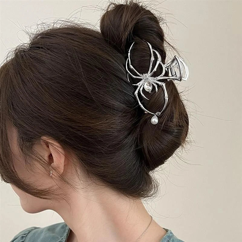 Gothic-Haarspangen mit Spinnenmotiv in Schwarz
