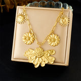 Luxury Golden Flower Pendant Necklace