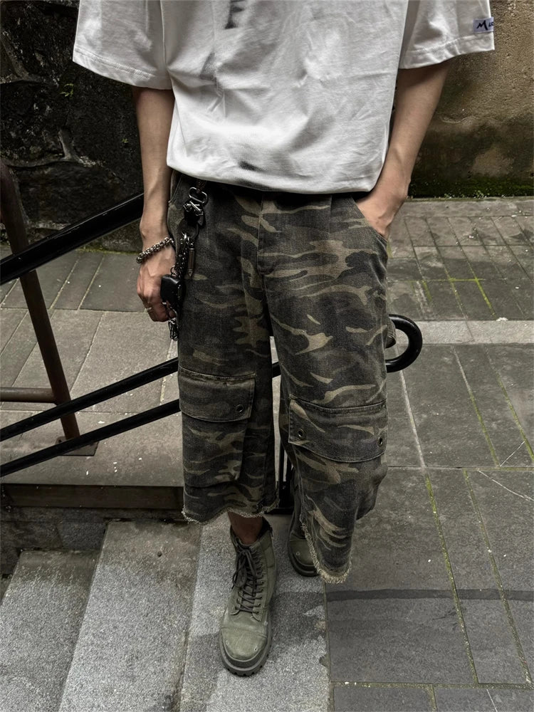 Camo Cargo Cropped Jorts