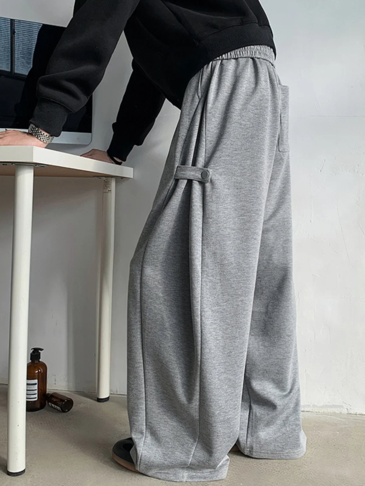 Weit geschnittene, schwere Jogginghose