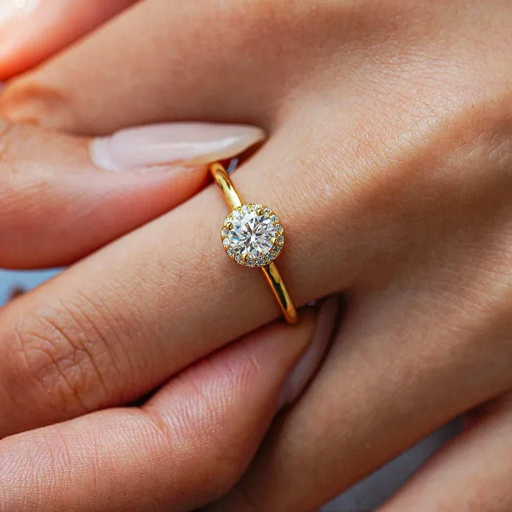 Luxury 18k Gold Moissanite Diamond Ring