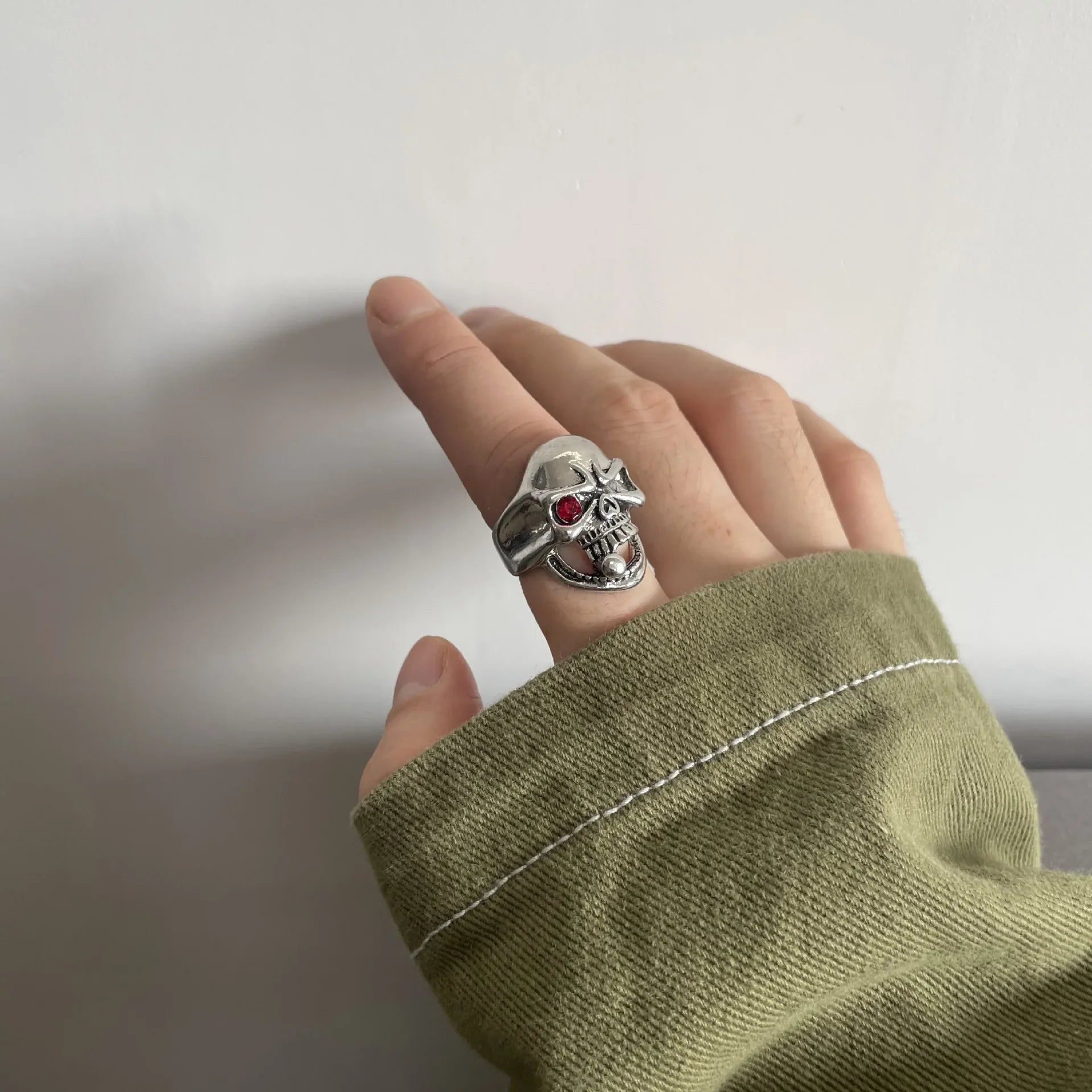 Gothic Large Retro Skull Cigarette Ring