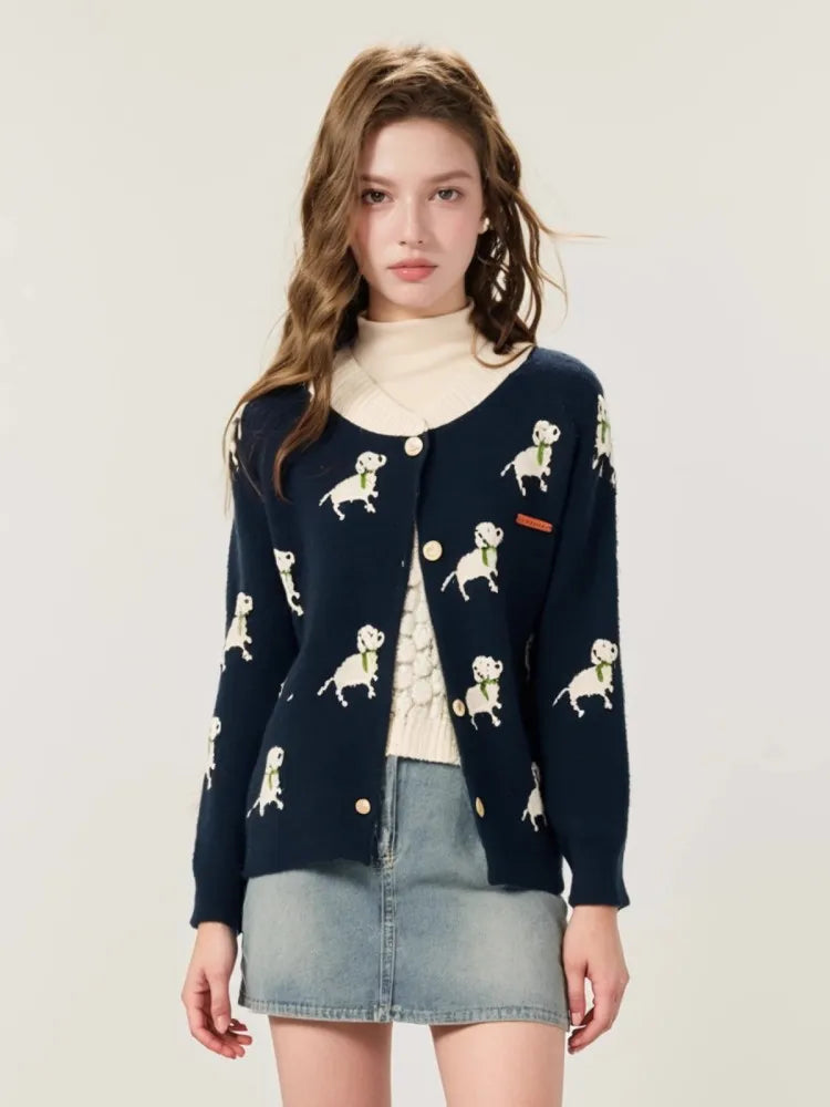Kuschelige Strickjacke mit Jacquardmuster und französischem Welpenmotiv