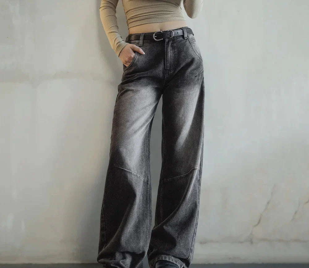 Jean noir taille mi-haute coupe droite