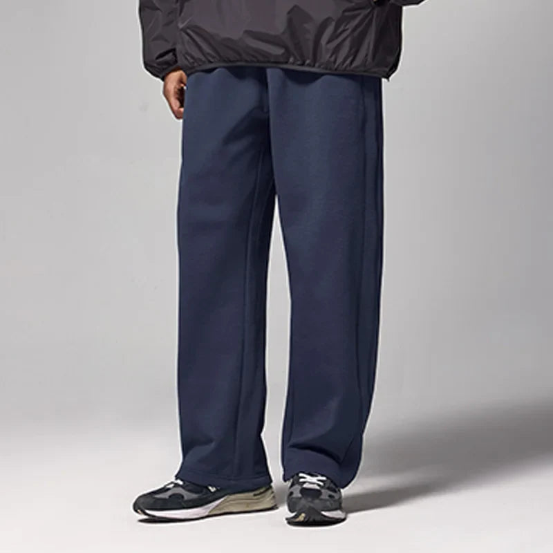 Bequeme Jogginghose mit weitem Bein