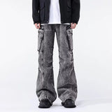 Graue Cargo-Jeans im minimalistischen Look mit Falten
