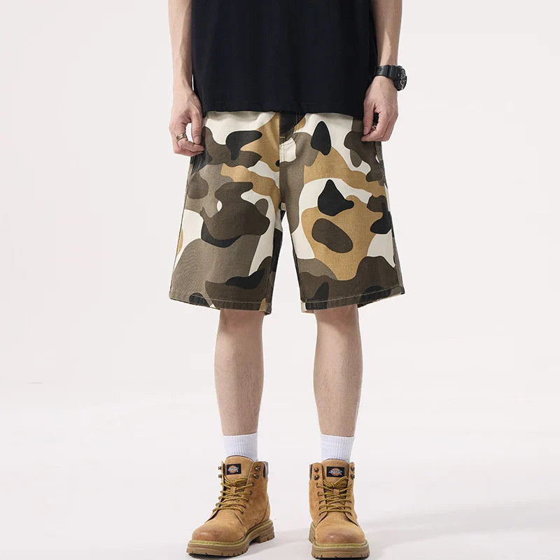 Herren-Cargoshorts aus schmeichelhaftem Camouflage-Denim