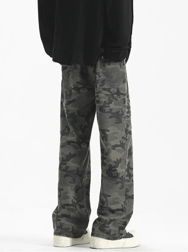 Vielseitige Baggy-Jeans im Camouflage-Look von bekannten Marken