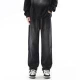 Herbstliche amerikanische Baggy-Arbeitsjeans