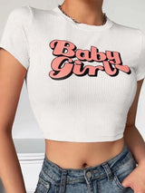 Pinkfarbenes, figurbetontes Crop-Top im Y2K-Stil