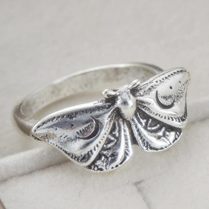 Geometric Carved Pattern Bat Ring
