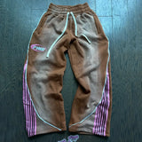 Gestreifte Jogginghose im Y2K-Stil