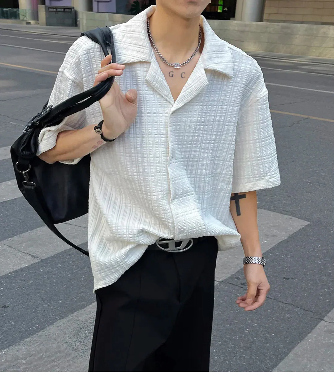 Chemise classique, élégante, moderne et décontractée à la coupe ample