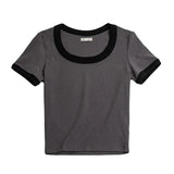 Slim-Fit-T-Shirt mit Rundhalsausschnitt in Kontrastfarbe