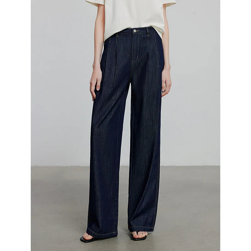 Neue lange Jeans für den Frühling