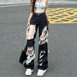 Hochgeschnittene, zerrissene Gothic-Jeans mit hohem Bund