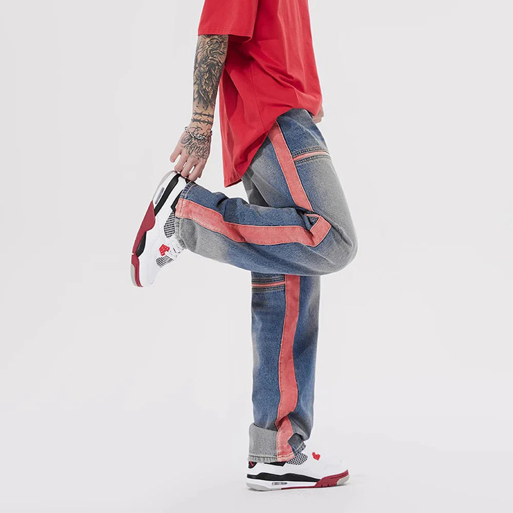 Trendige Jeans im Vintage-Patchwork-Stil mit gelben Streifen.