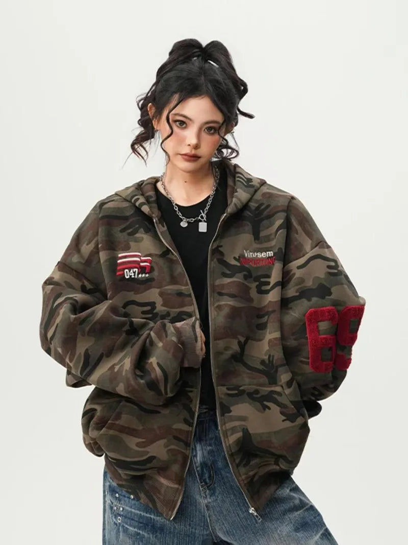 Men Bold Camouflage Digital Print Hooded Sweatshirt